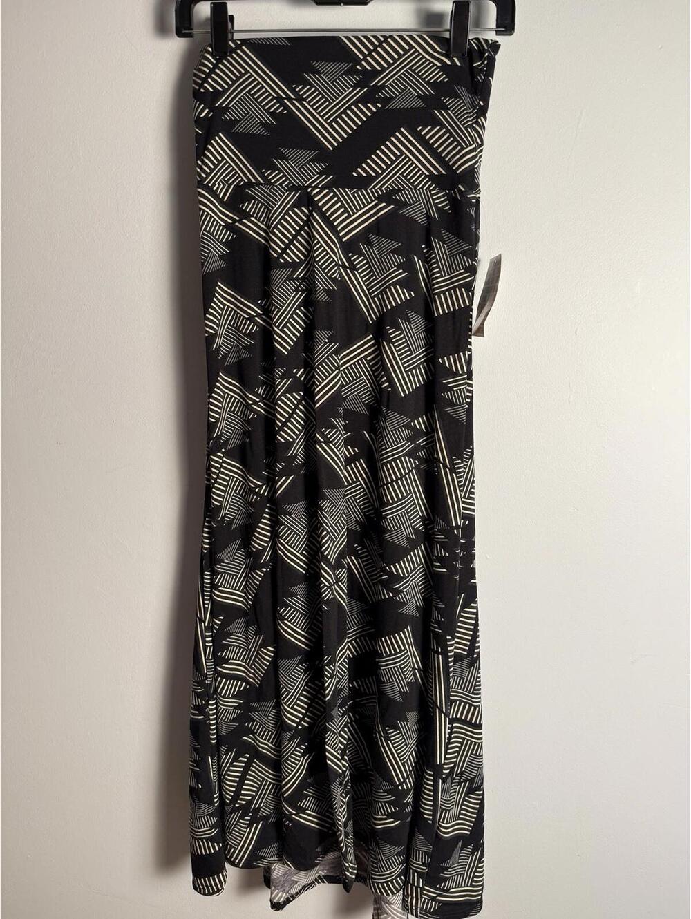LuLaRoe Maxi Skirt Dress Black Cream Triangles Flowy High Yoga Waist XXS NWT